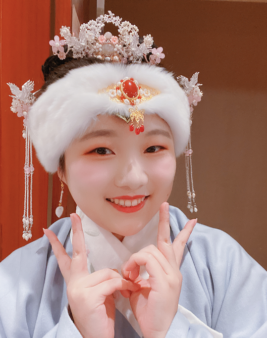 杜莹
