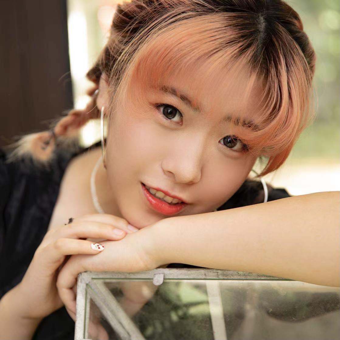 潘丹妮 潘丹妮