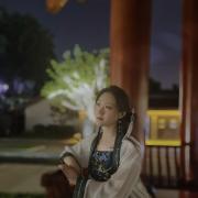 张馨月